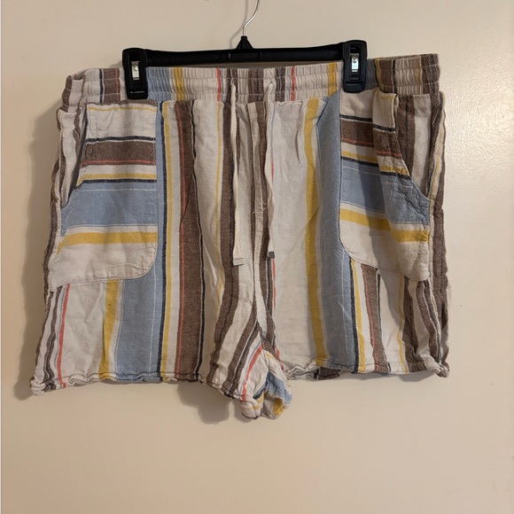 Time and Tru Beige Striped Shorts - Picture 1 of 3
